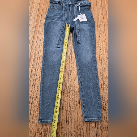 Bleu Womens Boot Cut Jeans Size Small (4) With Belt And Ruffled Top. New W/ Tags - Picture 13 of 16